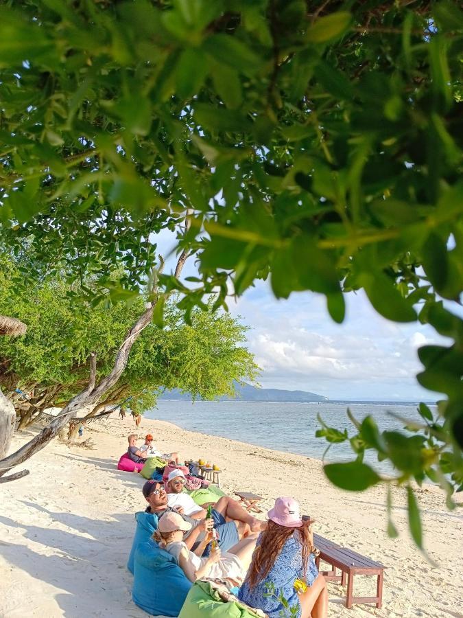 The Exile Sunset Bar & Bungalow Gili Trawangan Exterior foto